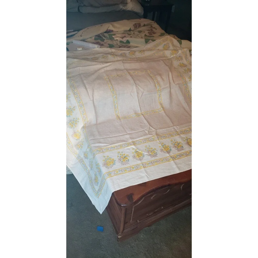N/A vintage linen